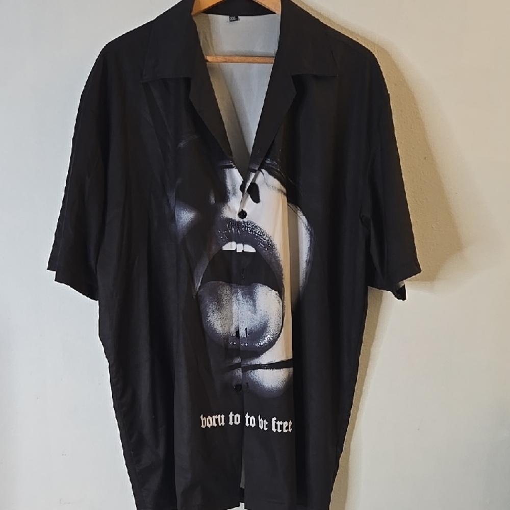 Black Graphic Short-Sleeve Button-Down Shirt